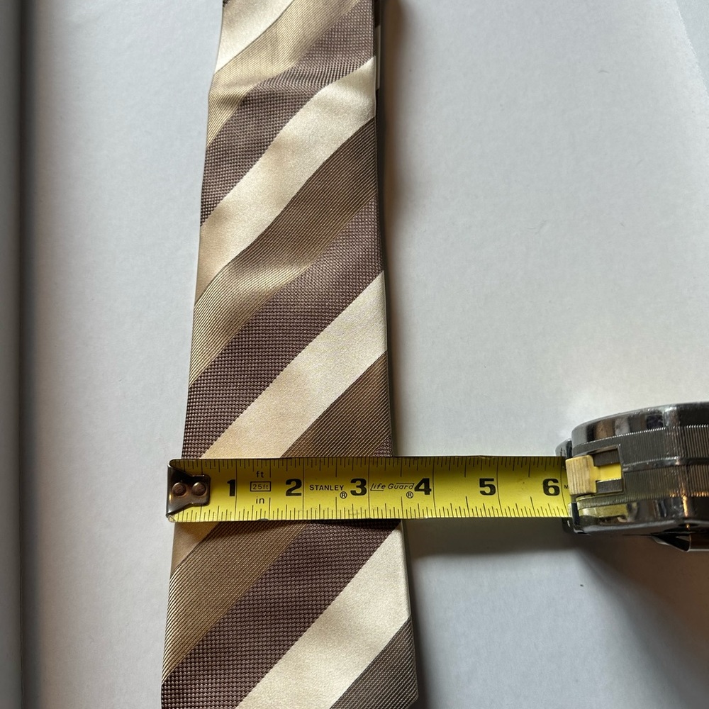 Kenneth Cole tie